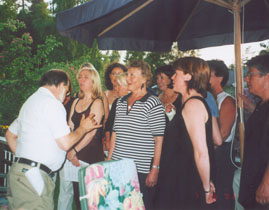 Tom conducts the ladies of the Liga