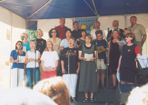 The Liga sing on Kanalplassen